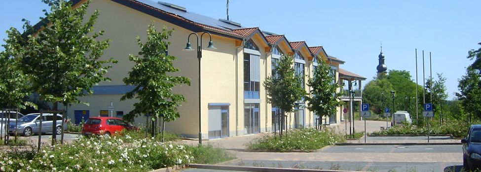 Carl-Zuckmayer Halle Ansich vorne