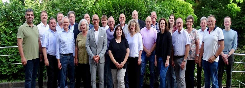 Bild: Konstituierende Sitzung 01.07.2024 hier: alle ausgeschiedenen und neuen Ratsmitglieder der Ortsgemeinde Nackenheim, Quelle: Ortsgemeinde Nackenheim