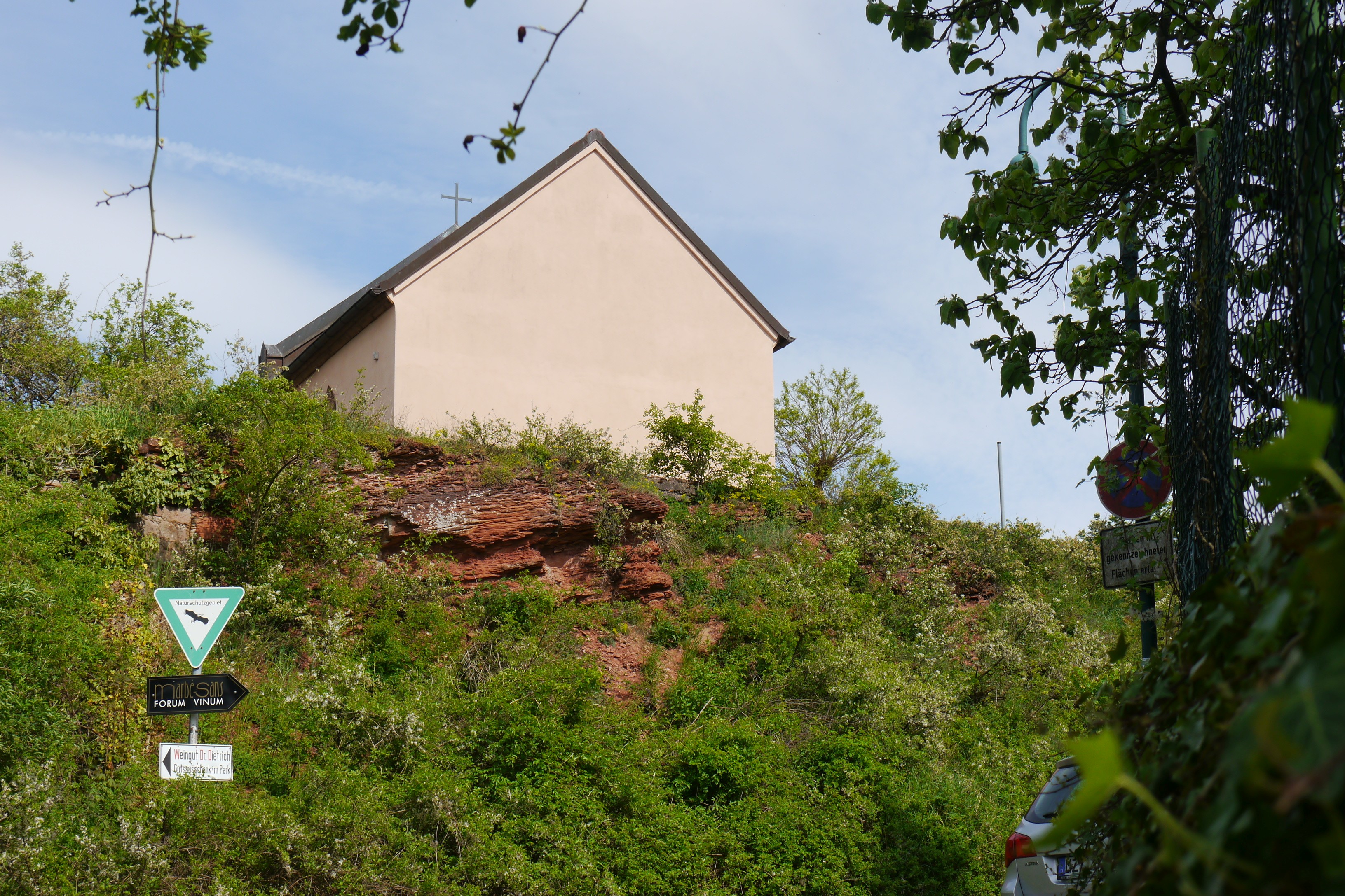 Roter Hang und Bergkapelle Foto: privat